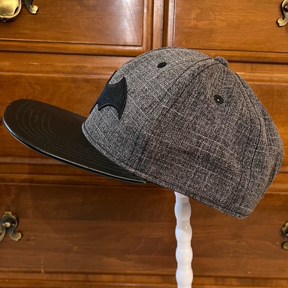 Batman DC Comics Original SnapBack Cap - Picture 3 of 13